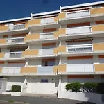 Ensoleille Et Spacieux Avec Parking, Centre De - Fr-1-71-62 رويا