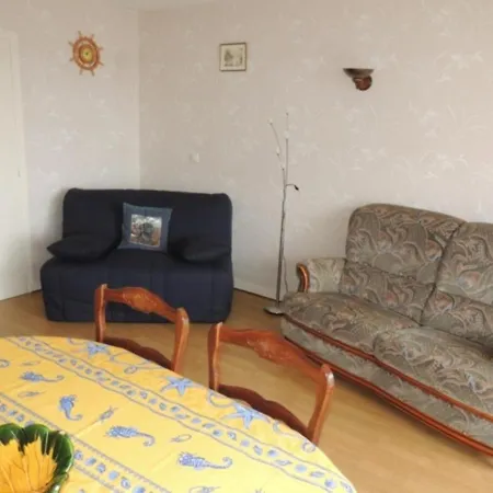 アパート Ensoleille Et Spacieux Avec Parking, Centre De - Fr-1-71-62