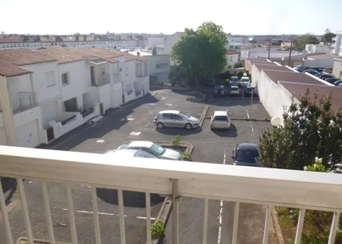 Appartement Ensoleillé Et Spacieux Avec Parking, Centre De - Fr-1-71-62 Royan